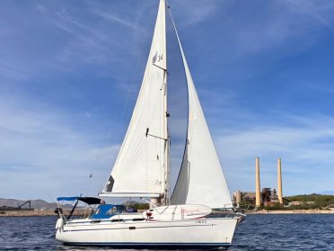 Un pomeriggio soleggiato in barca a vela ad Alcudia con buffet a bordo