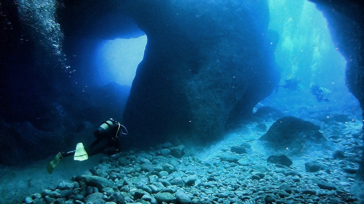 Explora Ibiza y Formentera en un crucero de vela y buceo
