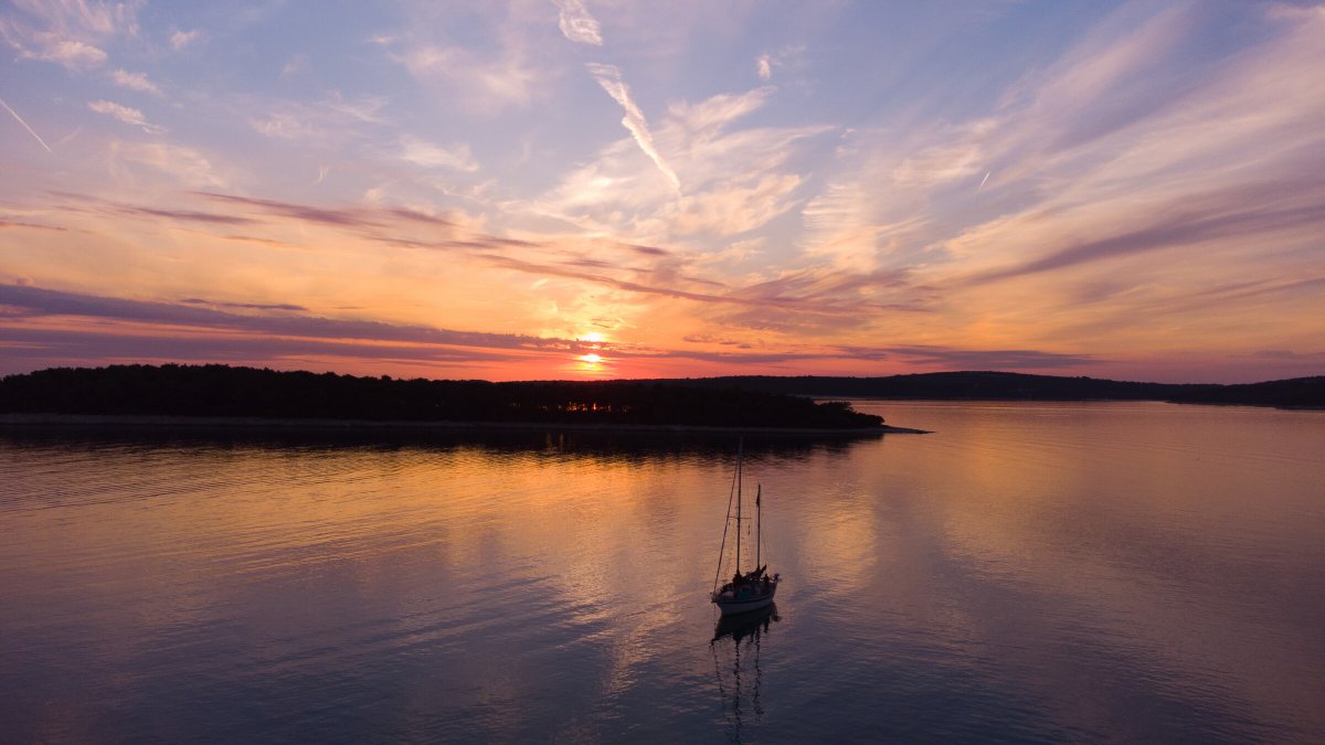 Barca SKS nel Mare Adriatico