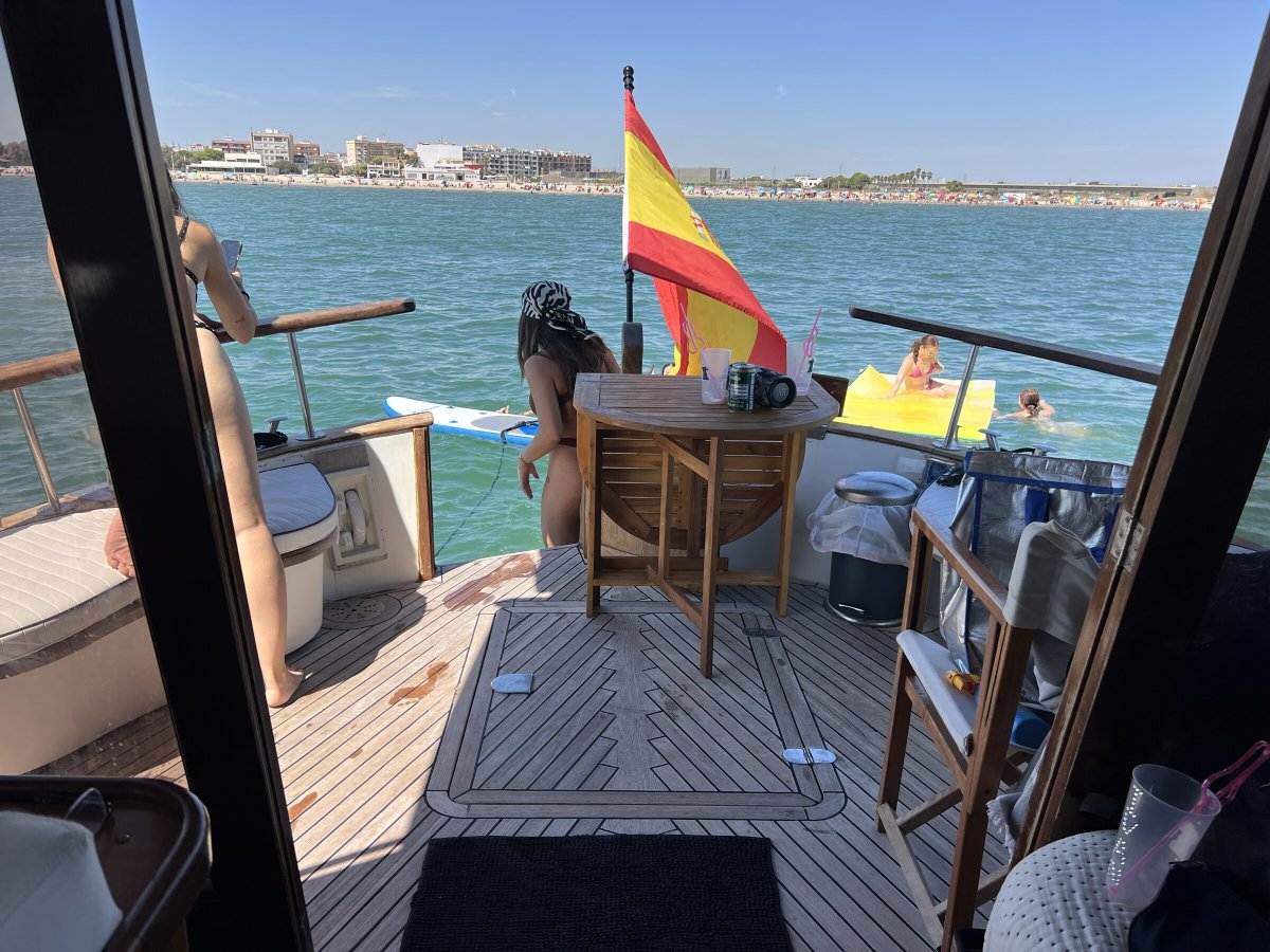 Explore the Bay of Valencia on a llaut