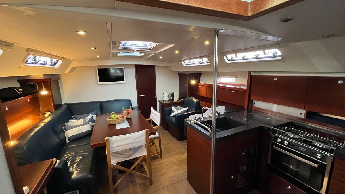 Sailboat - Hanse - 470e