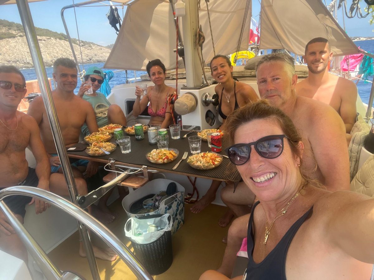 Sail in Menorca with a chef on board