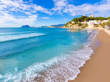 Three days of sailing along the coast of Alicante in a classic sailboat