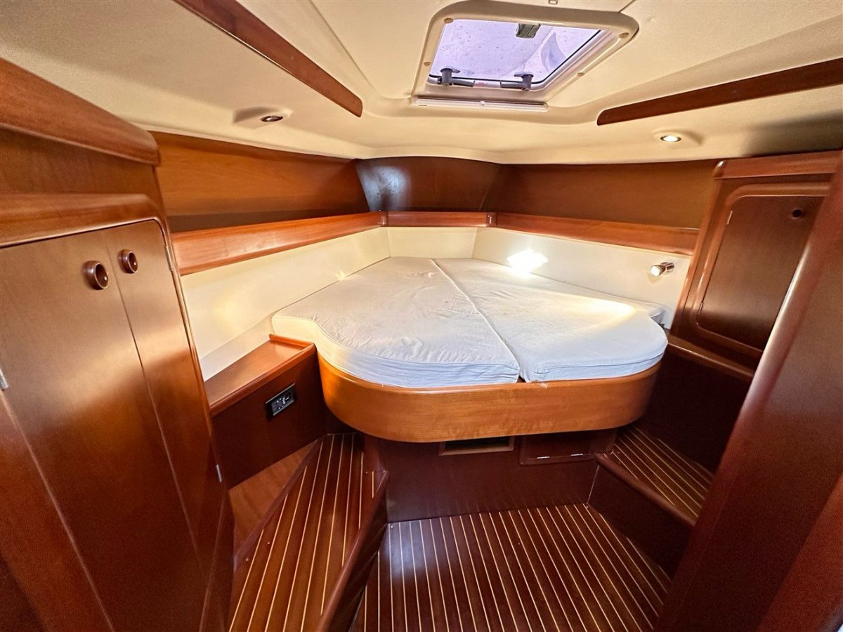 Navegando por el mar con yoga