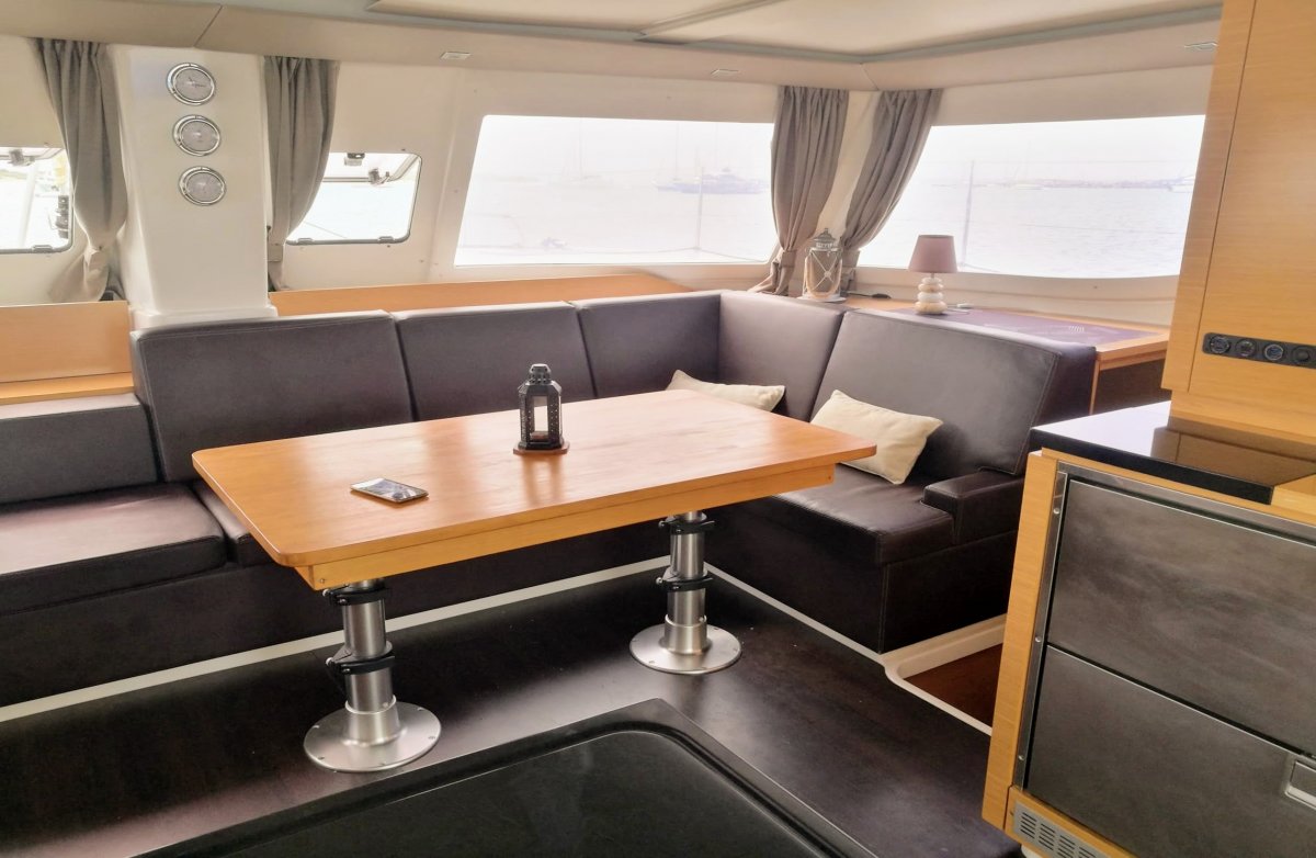 Catamarano - Fountaine - Helia 44