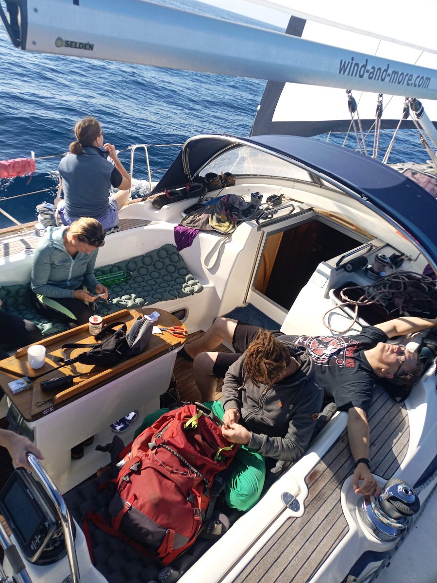 Ein Tag mit Segeln und Klettern