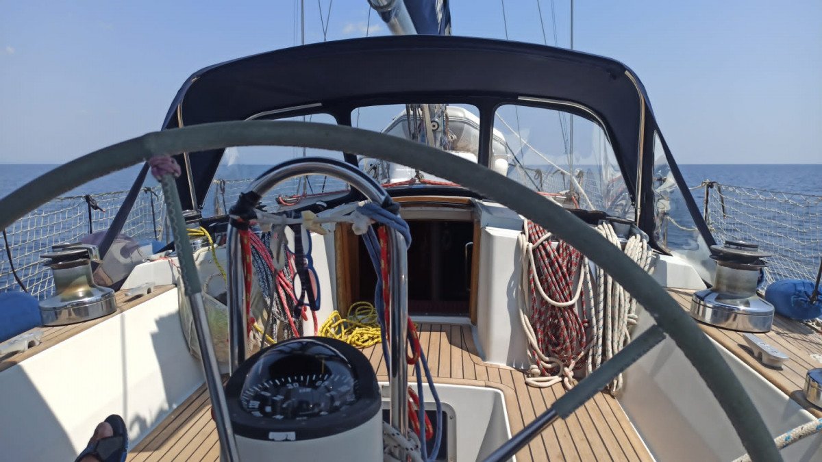 Erleben Sie das Abenteuer des Segelns auf einer Bootsfahrt