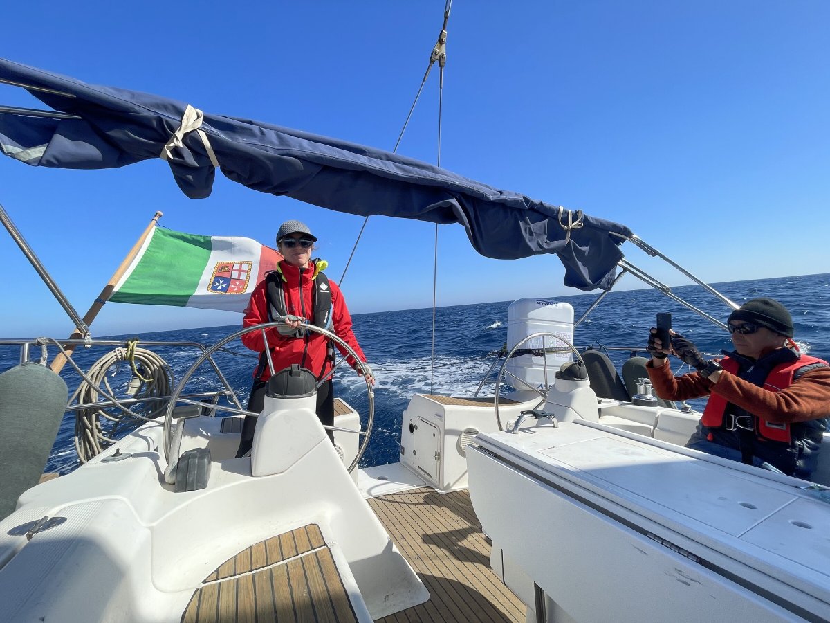 Una aventura en barco: Crucero por el Mar Tirreno desde Sicilia a Cerdeña
