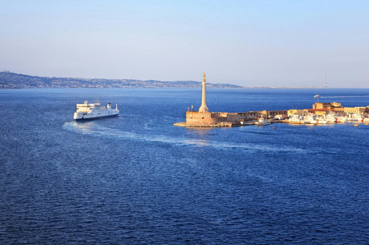 Viaje de crucero en el Mediterráneo - Cagliari a Brindisi