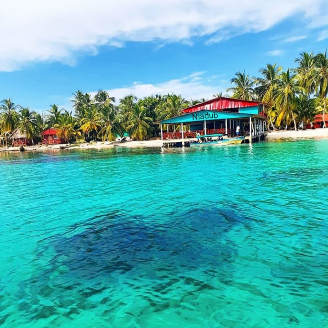 Navega por las aguas cristalinas de Panamá