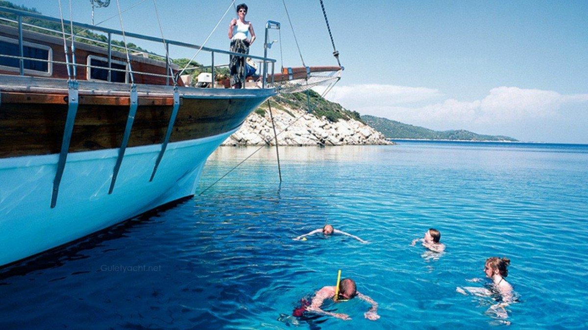 cabin-charter-sample-cabin-charter-photos-27