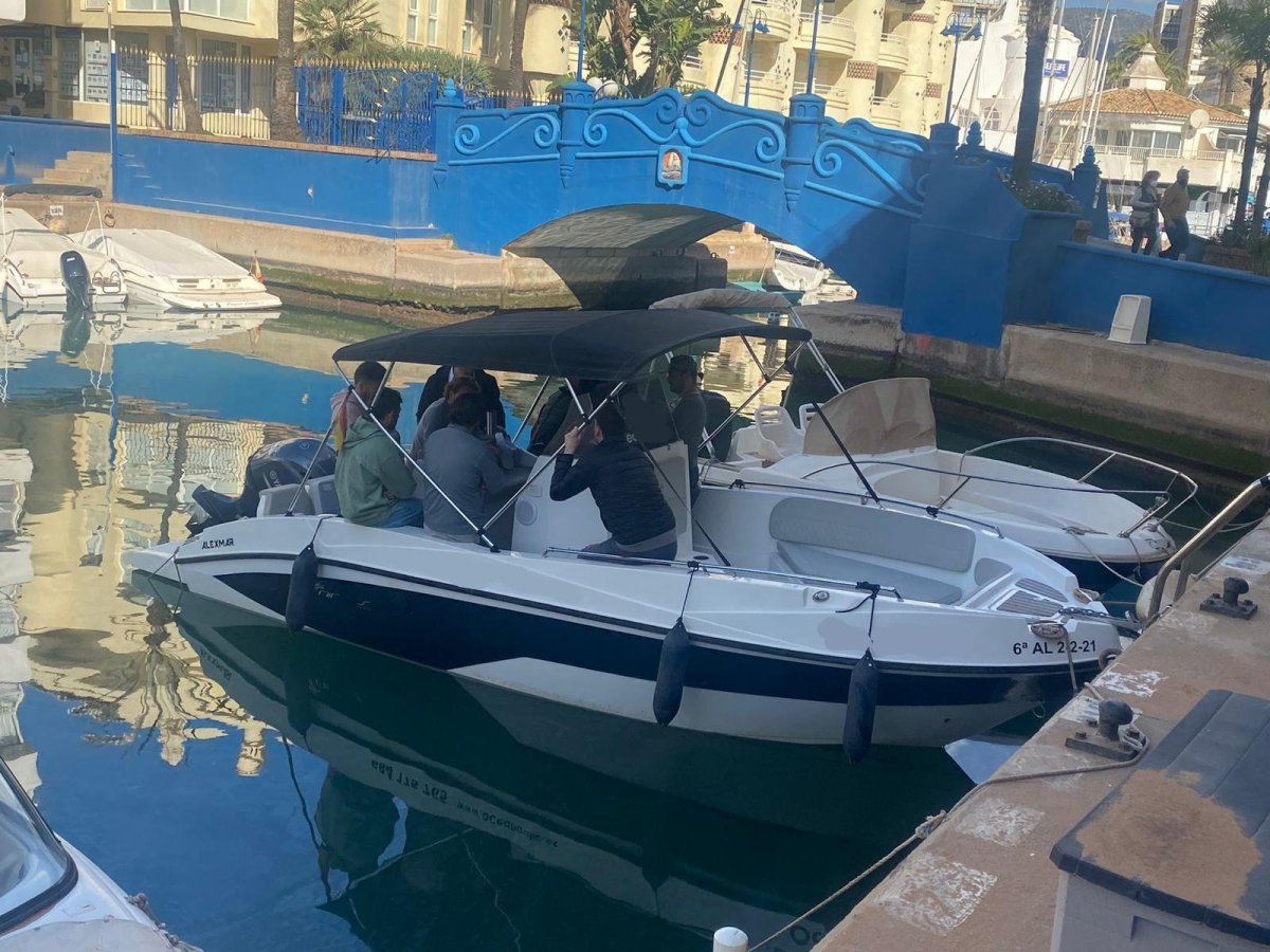 Corso di vela a Malaga: il primo passo verso la libertà in mare.