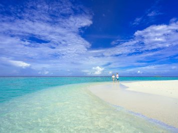 Bahamas sailing adventure with a professional Dutch catamaran skipper