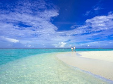 Bahamas sailing adventure with a professional Dutch catamaran skipper