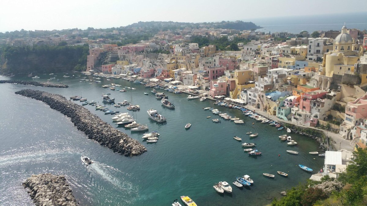 Corso di navigazione vicino a Sorrento e Costiera Amalfitana
