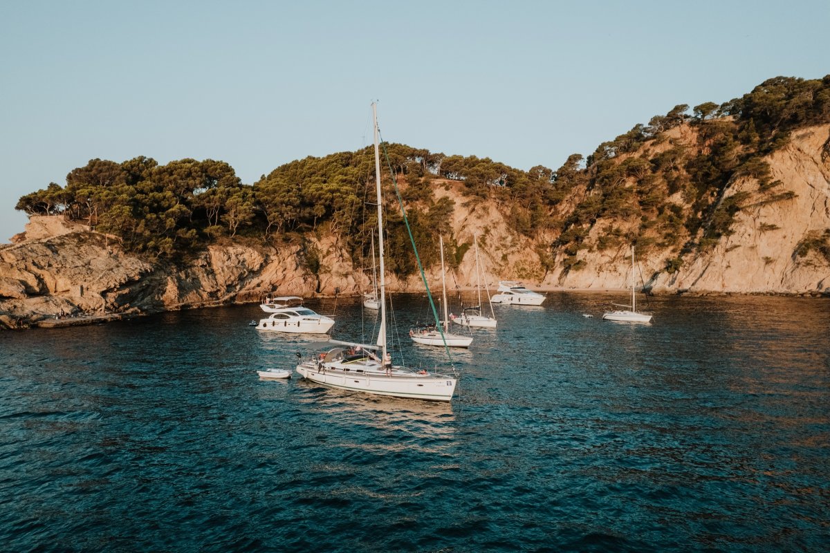 Curso de navegación en un velero de lujo