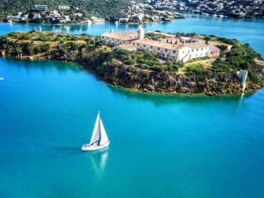 Salpa da Mahón per 2 giorni in esclusiva