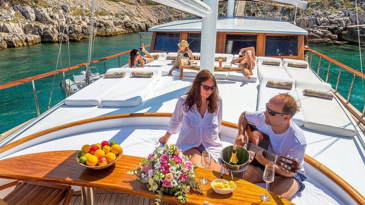 Noleggio di yacht per rilassarsi nelle isole Dodecannesi