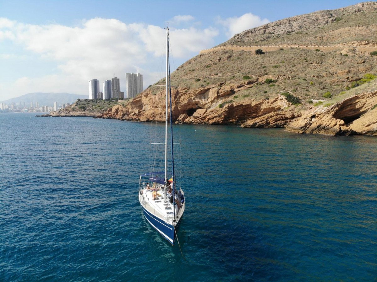 Sailboat - Bénéteau - 12 meters