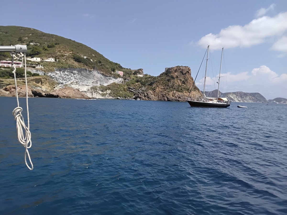 Crucero didáctico desde Pontine a Flegree: navegando entre sonidos y ballenas