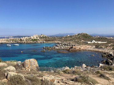 Entdecken Sie La Maddalena und Asinara und lernen Sie Segeln