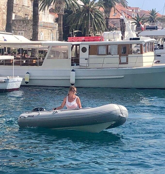 Barcos de navegación en el Atlántico