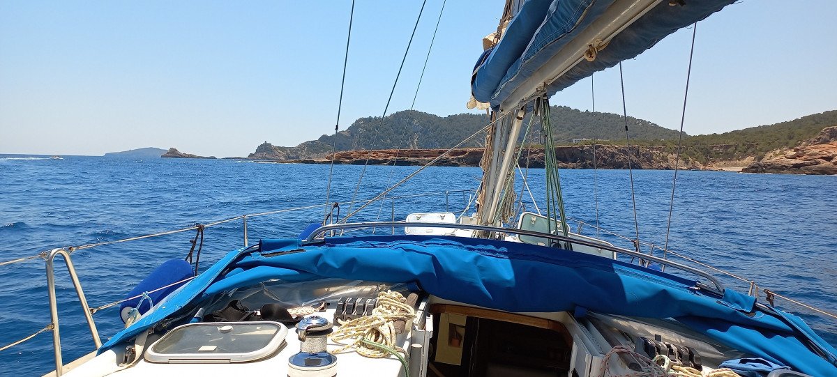 Sailboat - Bénéteau - 12.71 meters