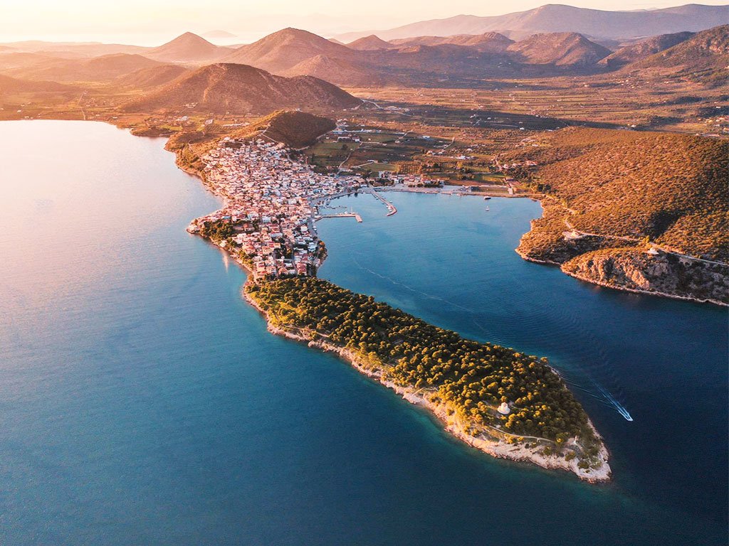 Aventura en velero por las pintorescas islas sarónicas