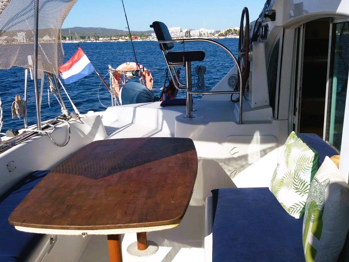 Goditi la bellezza naturale di Ibiza e Formentera da un catamarano