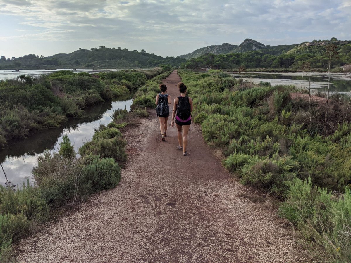 Segeln und Wandern auf Menorca