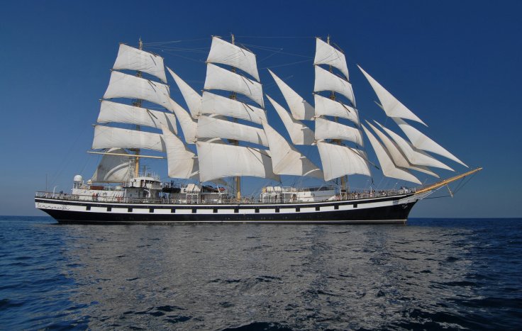 Tall-ship-navigando