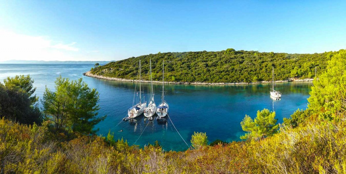 boat trips along the coast of croatia