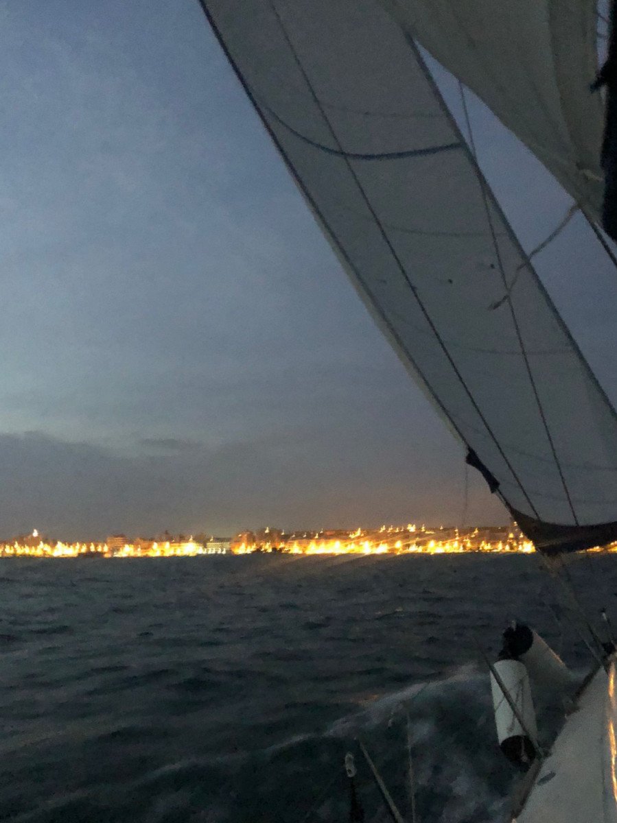 Vivi la libertà e la bellezza del mare sulla nostra crociera a due isole