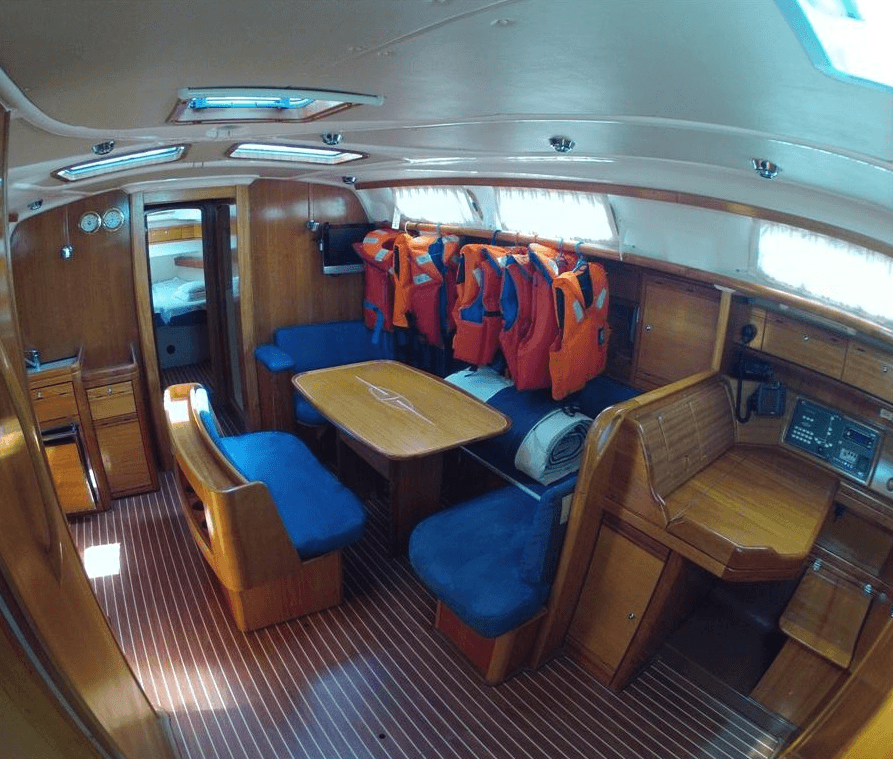 Curso Patrón de Yate intensivo a bordo desde Barcelona