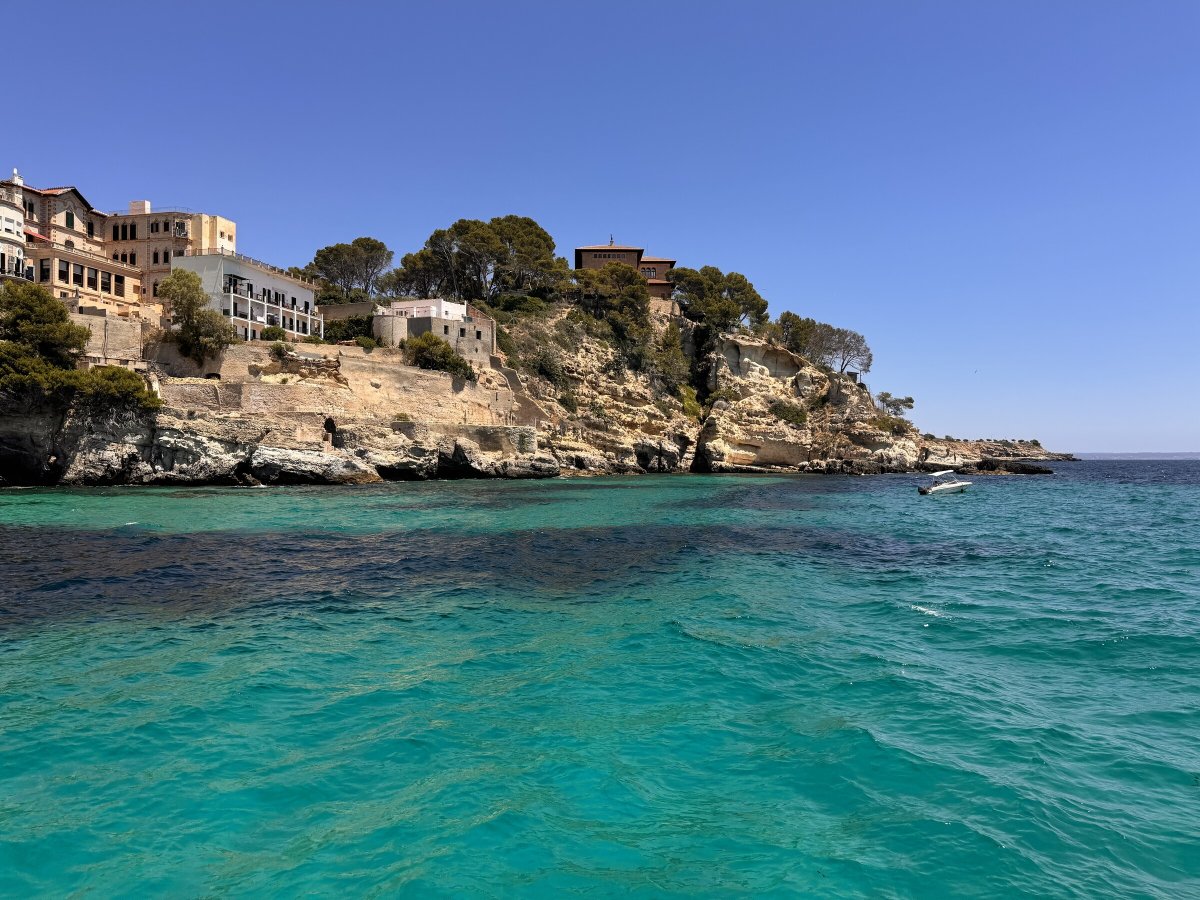 Viaggio in barca nel Mediterraneo: Baia di Gibilterra e Sardegna