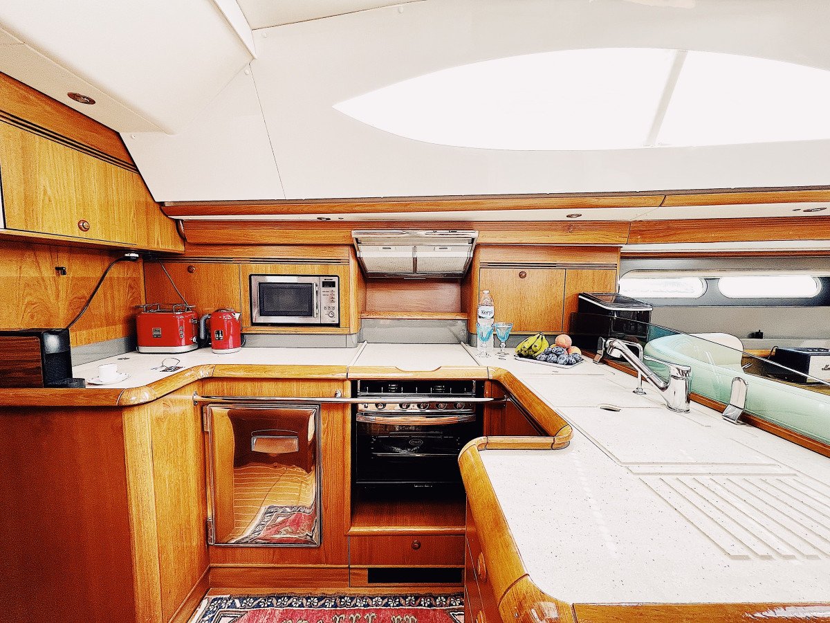 Sailboat - Jeanneau - 16.5 meters