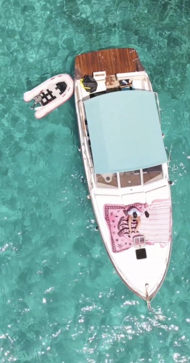 Glastron - 2 {{i18n.cabins}}