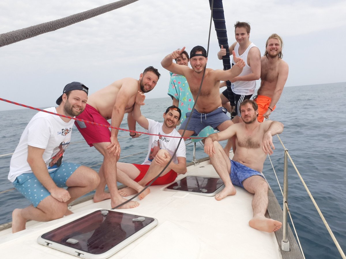 Velero - Bavaria Yachts - 10 personas