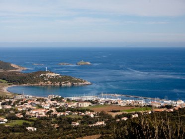 Fin de semana de navegación entre Capraia y Córcega