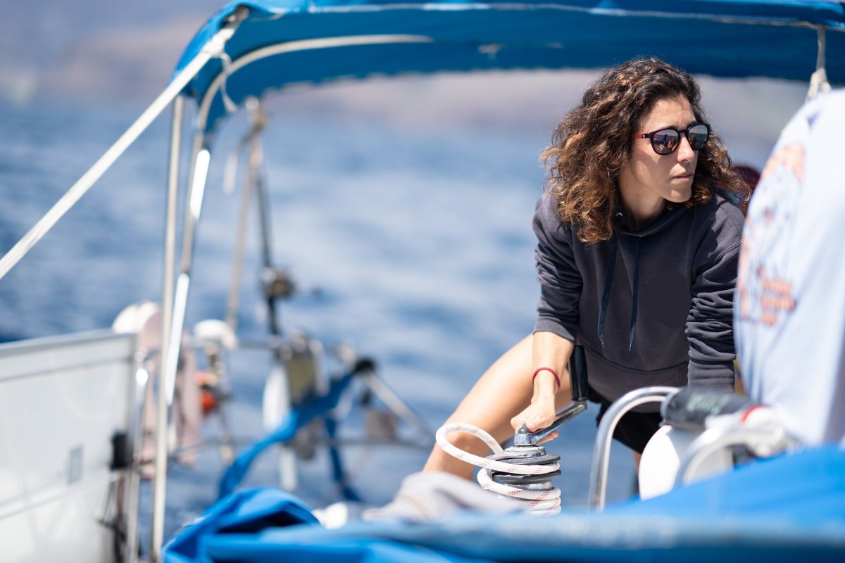 Inizia il tuo viaggio di navigazione a Menorca con un battesimo della vela