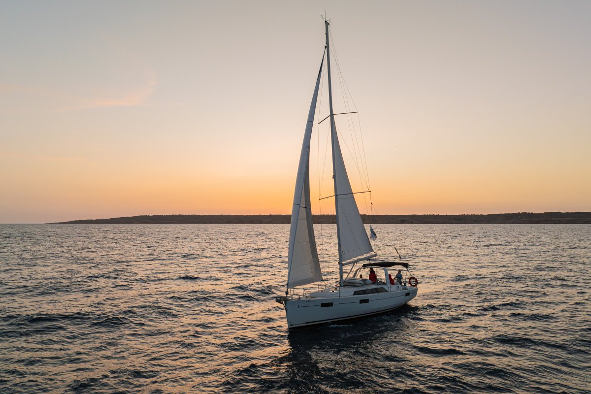 Viaje en barco desde Denia: disfruta de la belleza del mar
