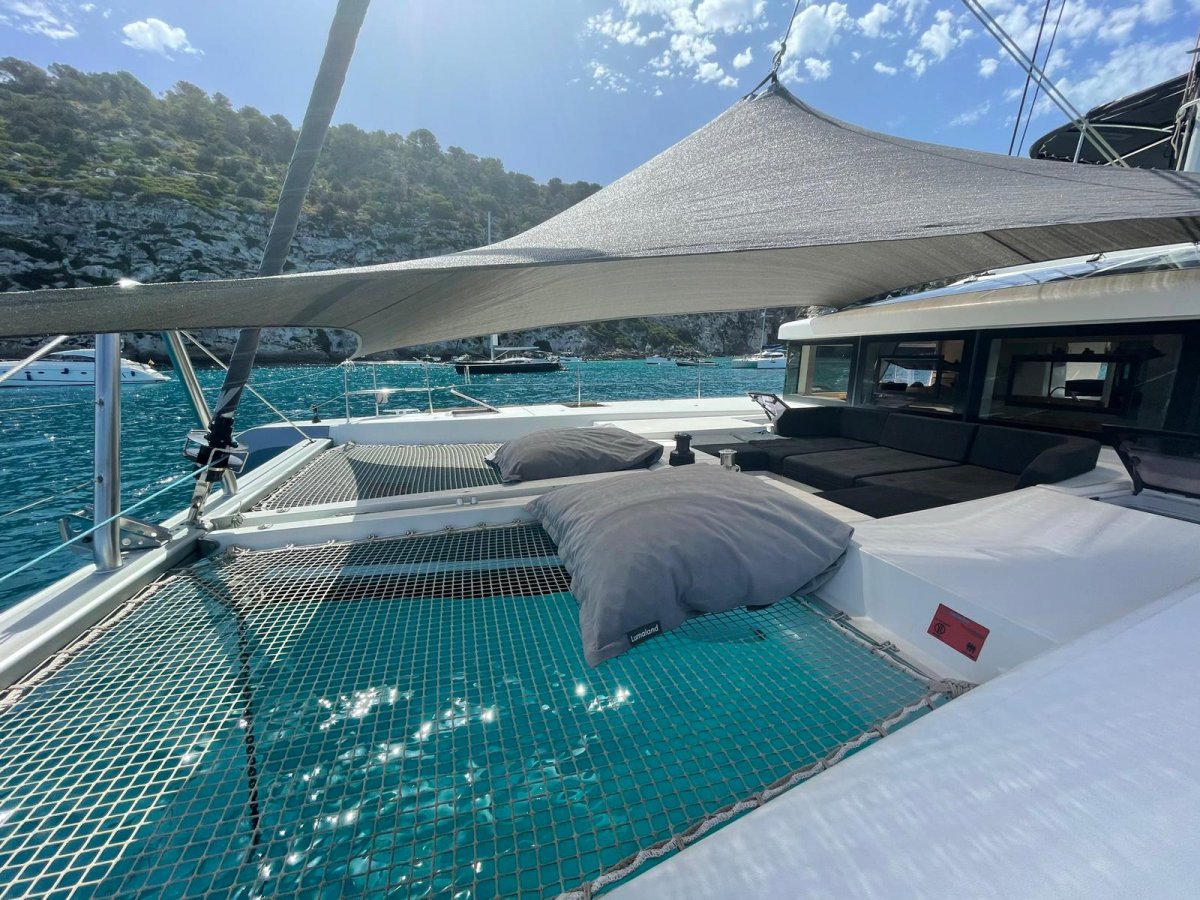 Lagoon - 15.84 meters