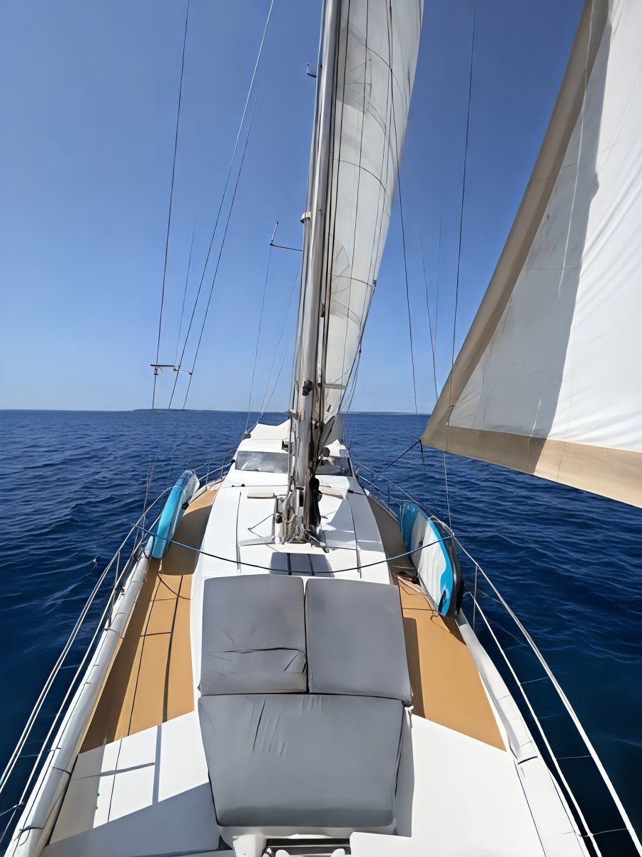 Sailboat - Amel - 8 people