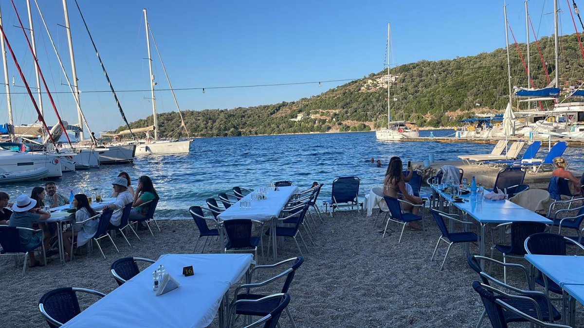Crucero da Lefkada ad Atene: dal Mar Ionio al Mar Egeo