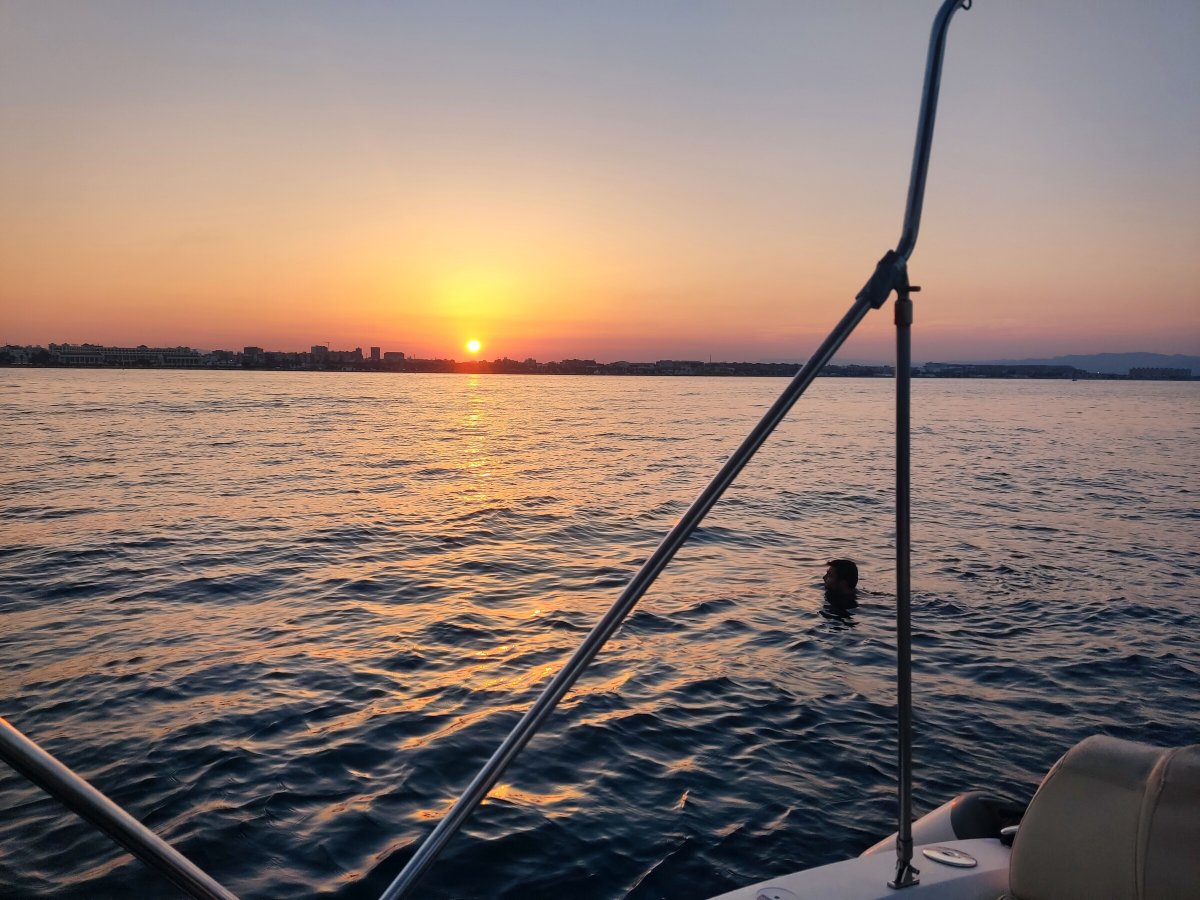 Valencia: Sailing License on a sailboat, practical course.