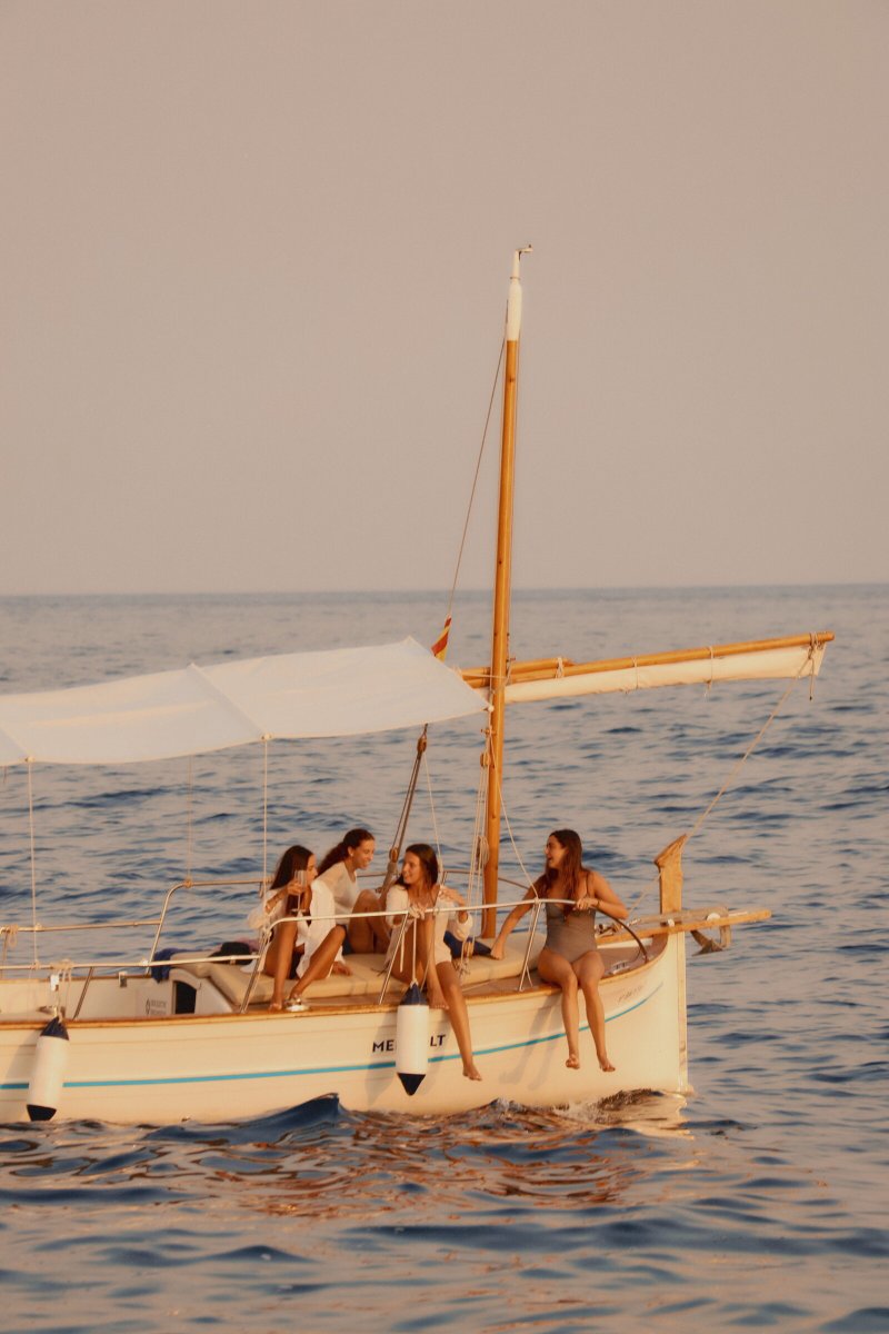 Gita in barca per il tramonto da Puerto Portals in llaüt elettrico