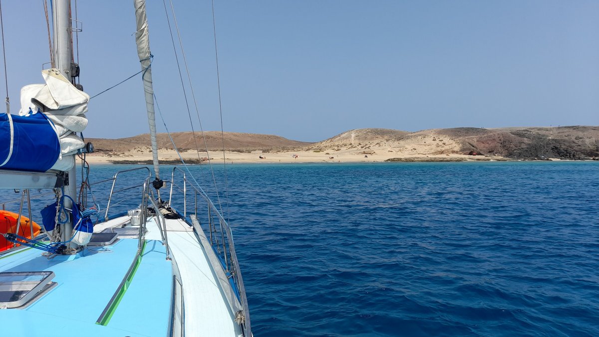 Explora el océano en velero desde las Canarias hasta San Vicente y las Granadinas