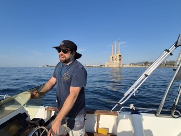 Salida compartida en barco por Barcelona desde Badalona