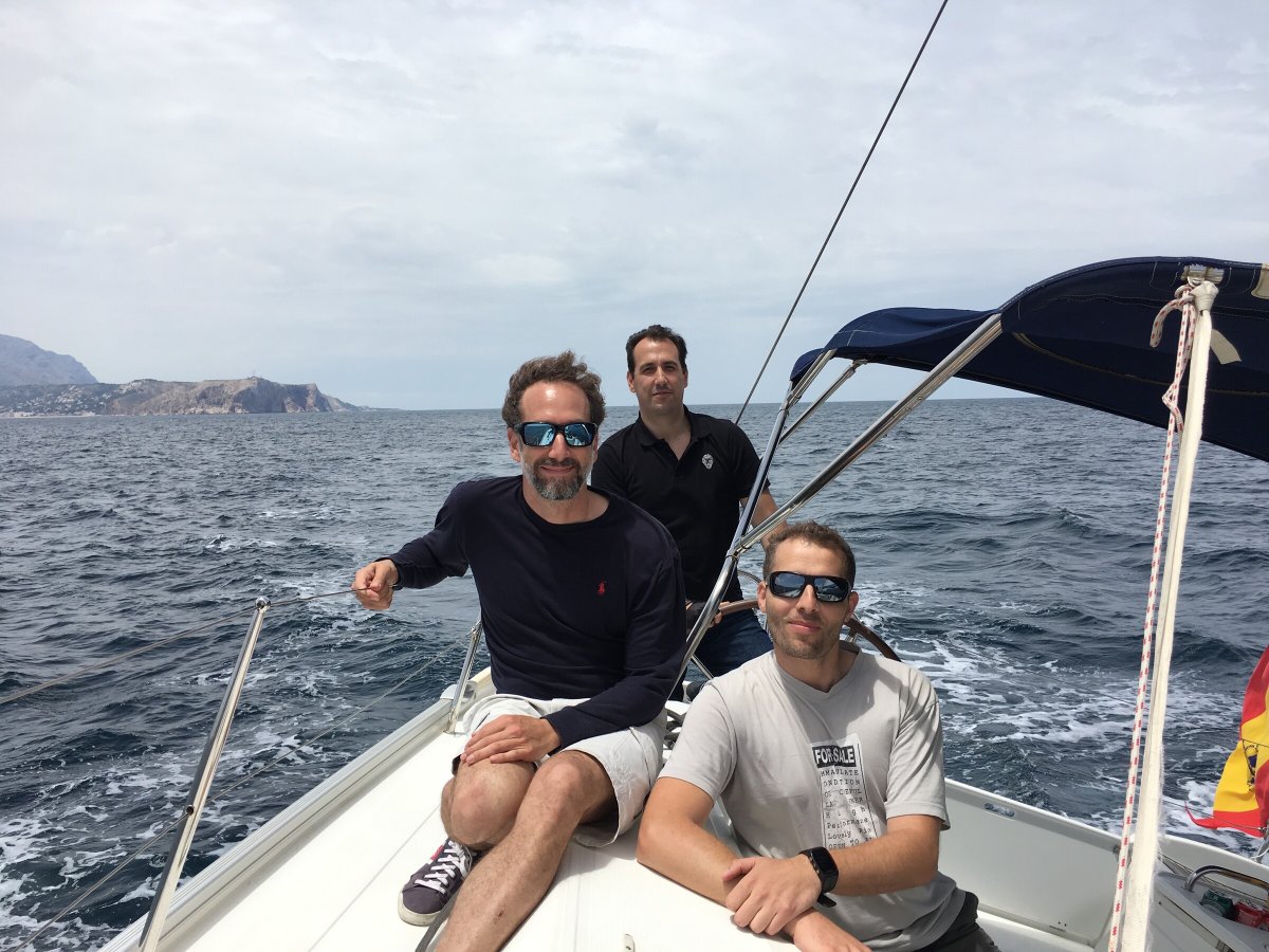 Relajarse en un crucero romántico por la costa de Denia