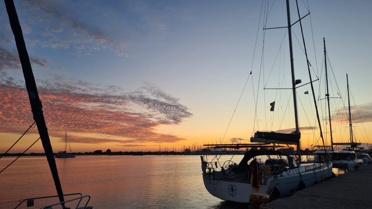 Atlantic sailing boat journey from Azores to Lisbon